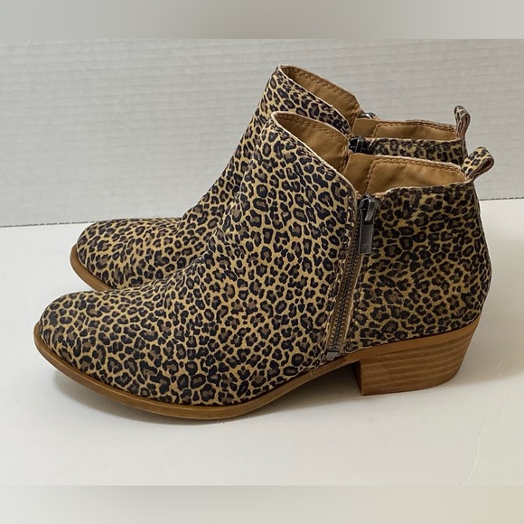 Lucky Brand Pre-Owned Basel Women's Eyelash
Ankle Booties Size 9(runs small) - Picture 1 of 7